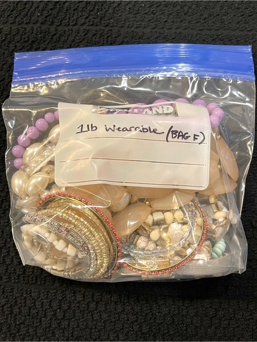 1LB BULK WEARABLE JEWELRY & ACCESSORIES LOT - Picture 2 of 3